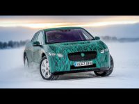 Видео тест-драйв электрического кроссовера Jaguar I-PACE